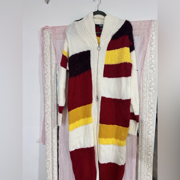 Hera Collection Sweaters - Hera Collection Cream and Red Knit Cardigan